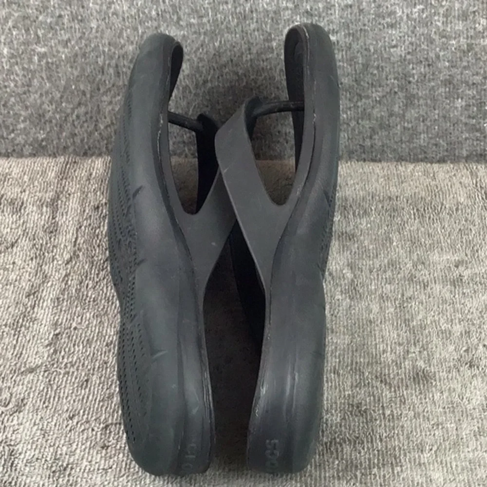 Crocs Black Flip Flop Thong Sandals‎ Size 9